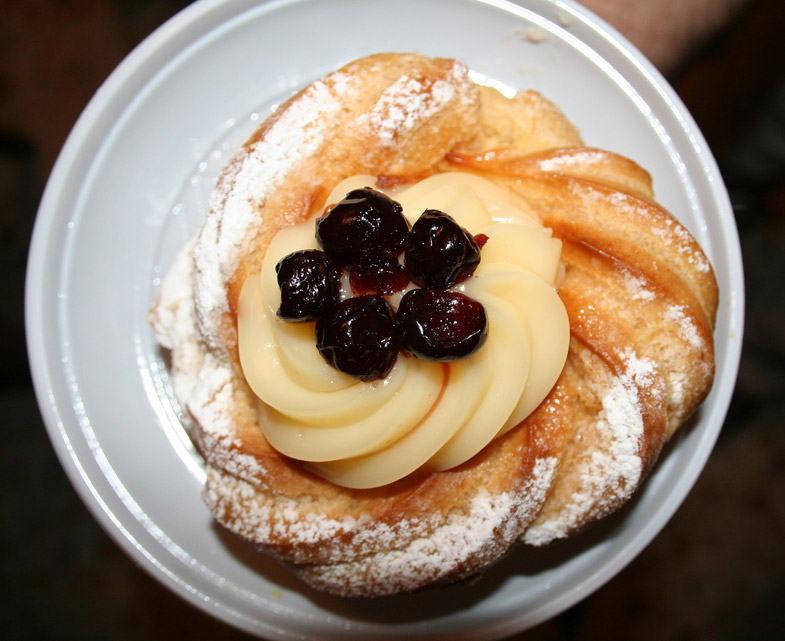 Napoli Zeppole (Campania, Italia) - dessert Napoli - dolci Napoli ...