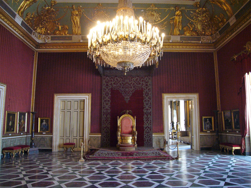 Il Palazzo Reale di Napoli