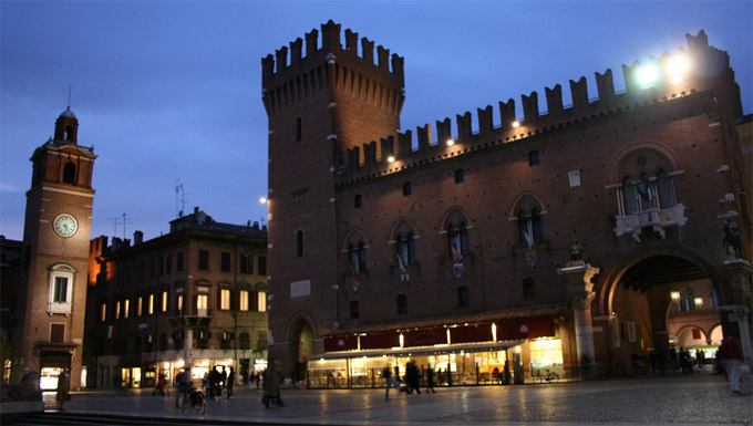 Ferrara à Noite