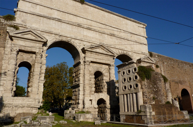 Porta Maggiore (Puerta Mayor)