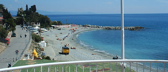 El mar y las playas de Varazze