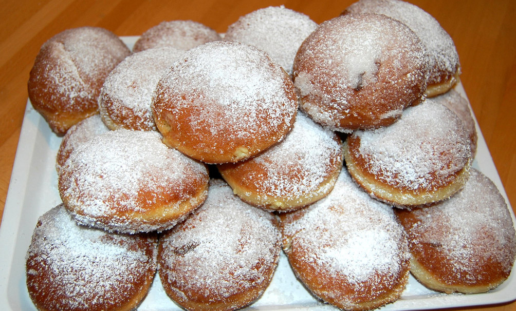 Berlin Berliner Pfannkuchen (Berlin, Germany) - sweet Berlin - dessert ...